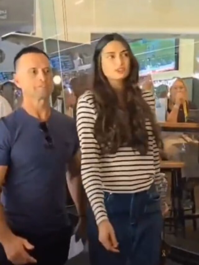 पति को मैच में सपोर्ट करेंगी अथिया, अनुष्का संग पहुंचीं विदेश, बेबी बंप ने खींचा ध्यान