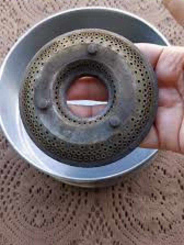 গ্যাস বার্নার থেকে নোংরা-তেলচিটে দাগ তুলুন এভাবে, জানুন সহজ টিপস