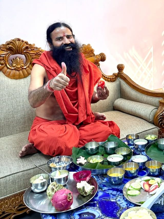 दिन में 1 बार खाना खाते हैं स्वामी रामदेव, खुद बताई अपनी डाइट और  डेली रूटीन