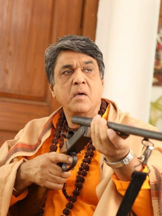 'क्यों अपनी लंका में आग लगा रहे हो', मुकेश खन्ना से बोले यूजर्स, हो रहे जमकर ट्रोल