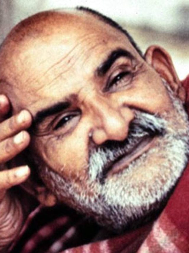 नीम करोली बाबा कह गए, ये 5 चीजें इंसान को कभी नहीं बनने देतीं बड़ा आदमी