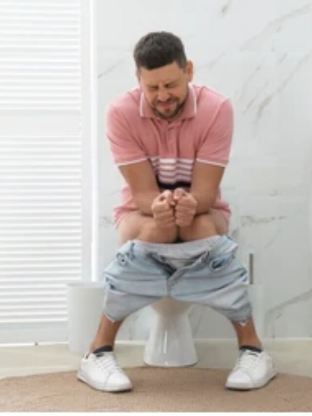 ১০ মিনিটের বেশি সময় ধরে পায়খানা করেন? শরীরের যে যে ক্ষতি হচ্ছে