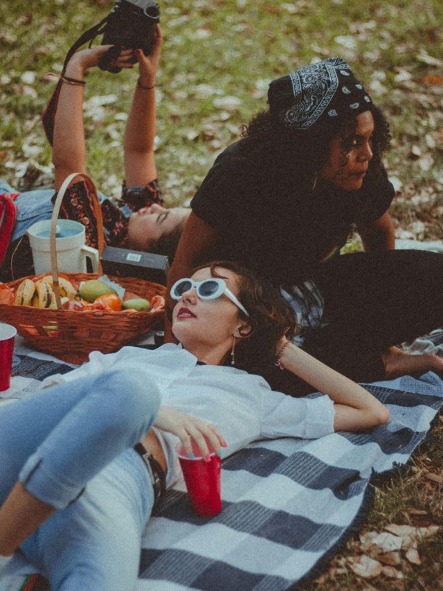 পিকনিক তো ইংরেজি শব্দ, বাংলায় কী অর্থ জানা আছে?