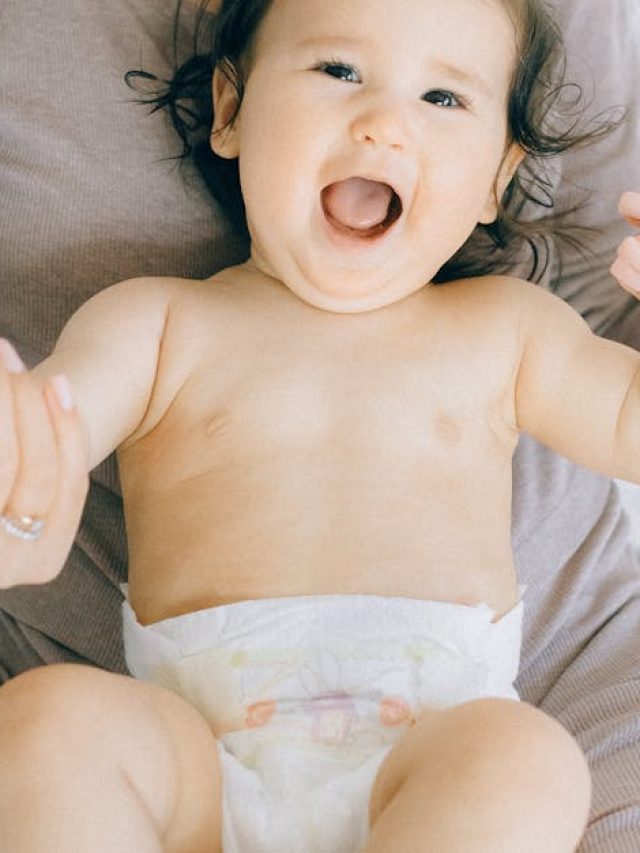 বাচ্চাকে সারাদিন ডায়াপার পরিয়ে রাখেন, শরীরে কী হচ্ছে জানেন?