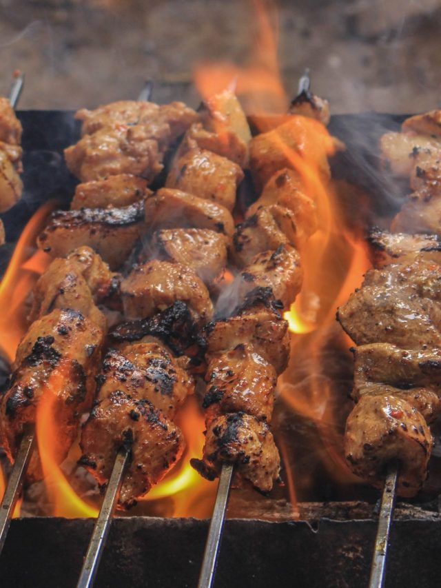 কড়াইয়ে কয়লা জ্বালিয়ে পারফেক্ট 'চিকেন বারবিকিউ', সহজ রেসিপি