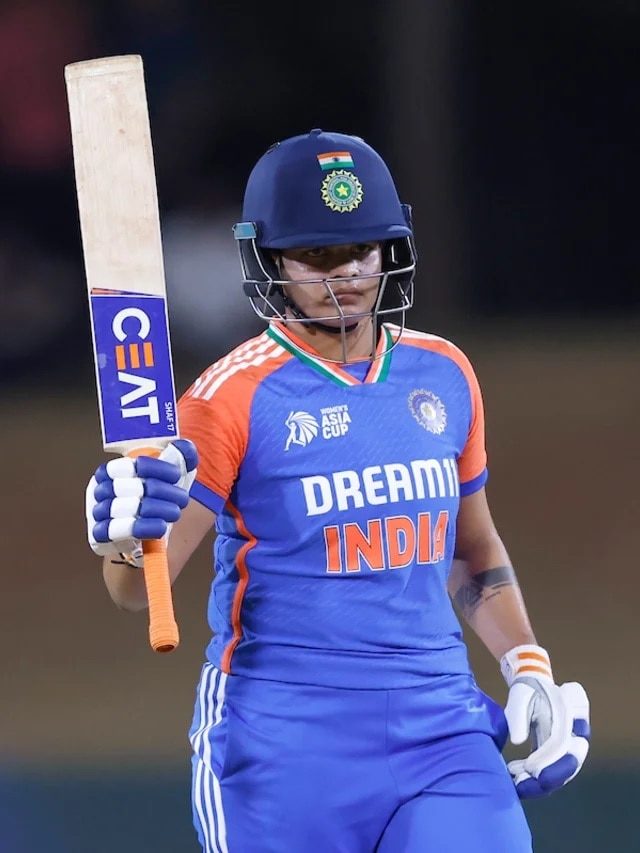 टीम इंडिया से बाहर चल रही शेफाली का धमाल... जड़ा ताबड़तोड़ शतक, VIDEO