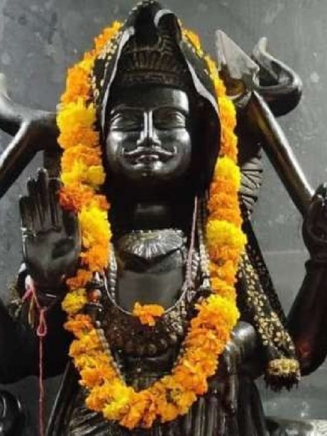 साल 2025 में इन राशियों पर रहेगा शनि की साढ़ेसाती, रहेगा नकारात्मक प्रभाव