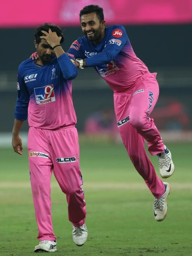 W,W,W... श्रेयस ने जड़ दी धांसू हैट्रिक, लपेटे में आए पंड्या ब्रदर्स