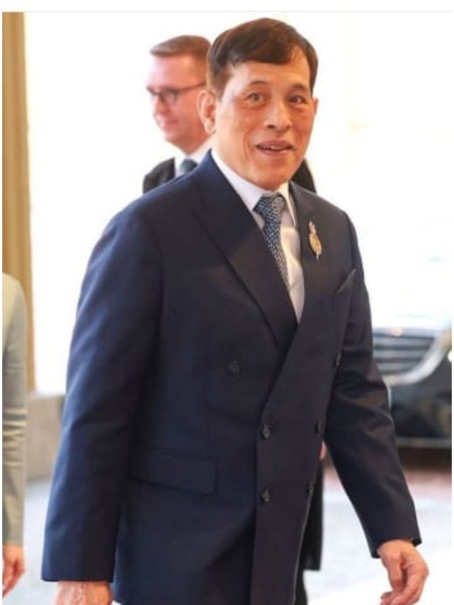 वो राजा, जिनकी पार्किंग में हैं 38 प्लेन, 21 हेलिकॉप्टर, 300 कारें!