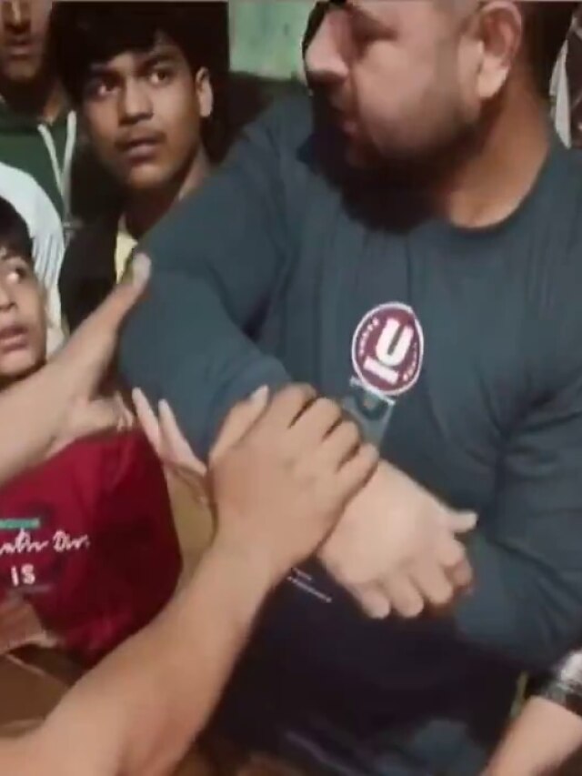 पंजा लड़ाते हुए आई कड़ाक की आवाज, शर्त के चक्कर में टूट गया हाथ, VIDEO