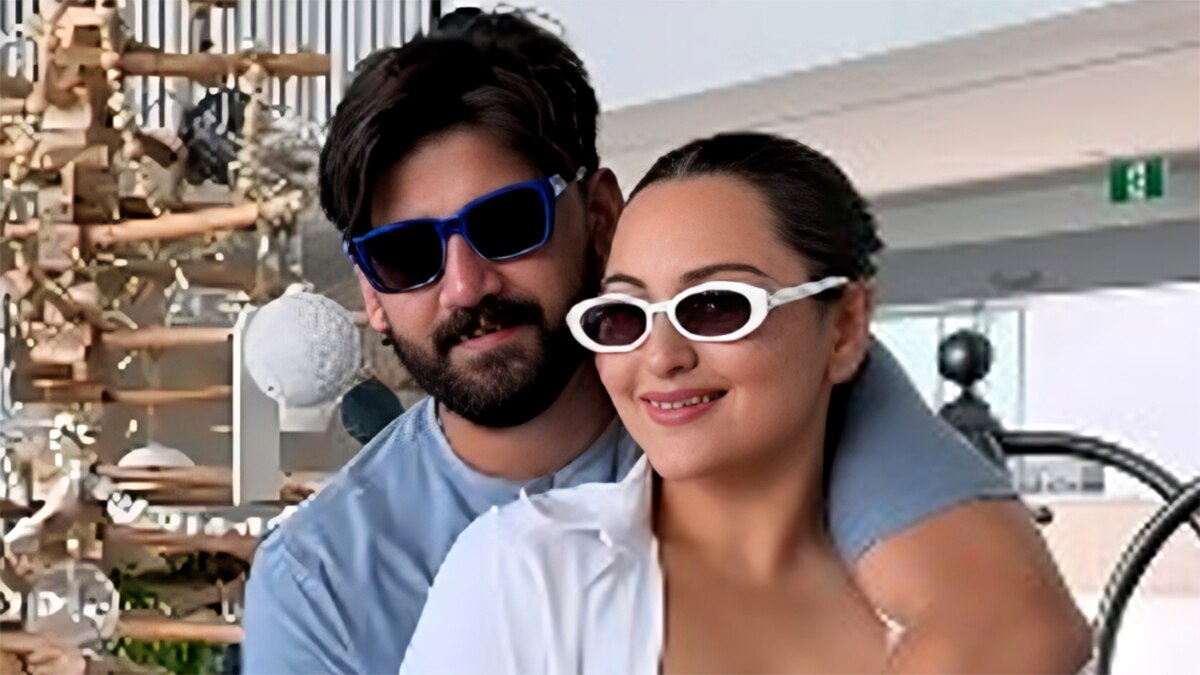 पति जहीर की बांहों में सोनाक्षी ने मनाया क्रिसमस, रोमांटिक केमिस्ट्री पर फिदा हुए फैंस