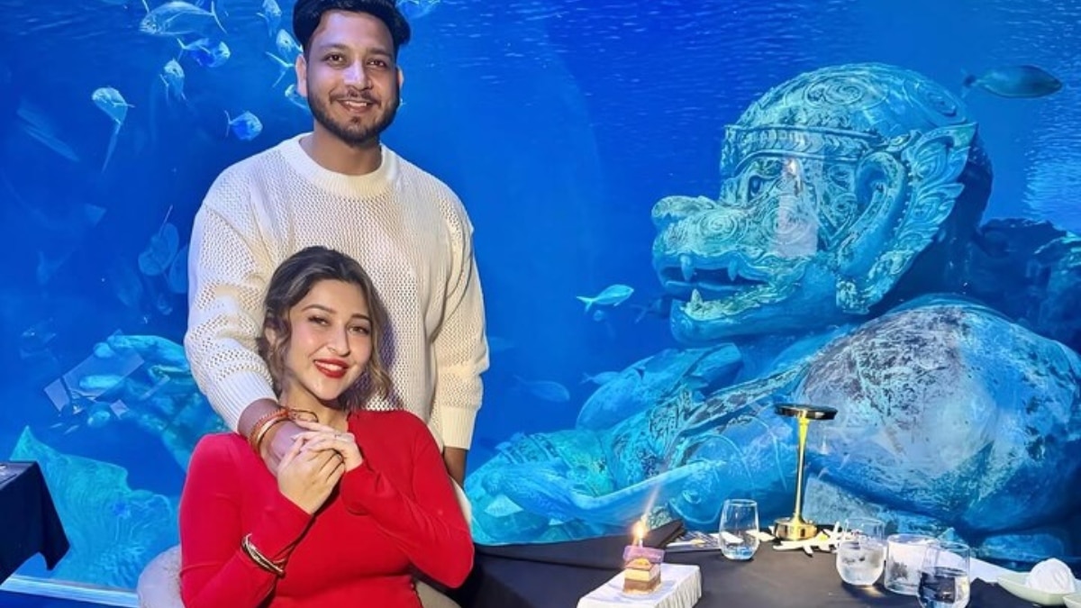 अंडरवॉटर रेस्टोरेंट में एक्ट्रेस सोनारिका का सेल‍िब्रेशन, पति संग किया रोमांट‍िक ड‍िनर