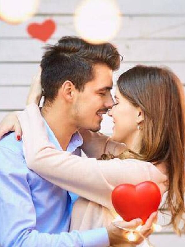 ভ্যালেন্টাইন ডেতে পরুন এই রং-এর পোশাক, পাগল হবেন সঙ্গী