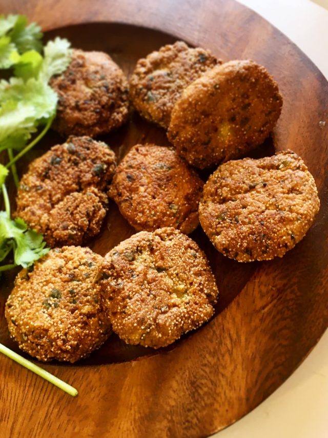 বীরভূমের স্টাইলে পোস্তর বড়া বানানোর কায়দাটা জেনে রাখুন