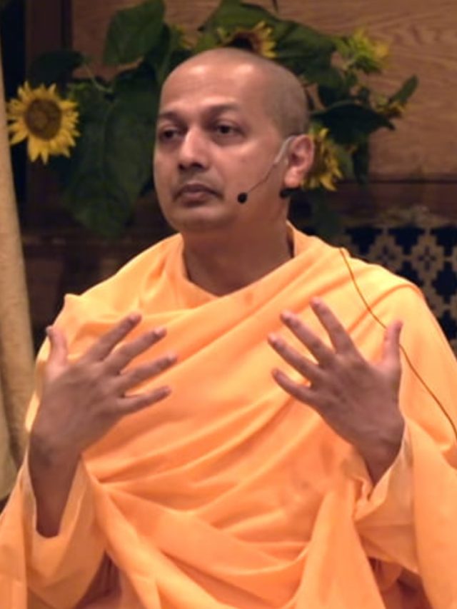 আপনার প্রকৃত বন্ধু কে? উত্তর পাবেন স্বামী সর্বপ্রিয়ানন্দের কথায়