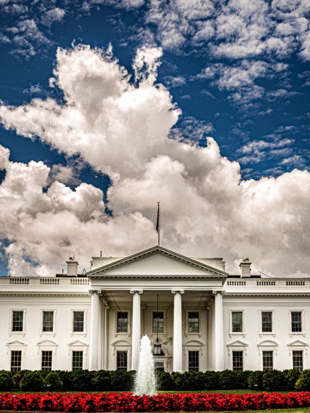 100 से ज्यादा कमरों वाले व्हाइट हाउस में अंदर क्या-क्या है?