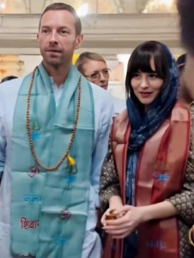 सूट पहन मंदिर में छाईं डकोटा जॉनसन, रूप देख भूल जाएंगे 'फिफ्टी शेड्स ऑफ ग्रे' का ग्लैम