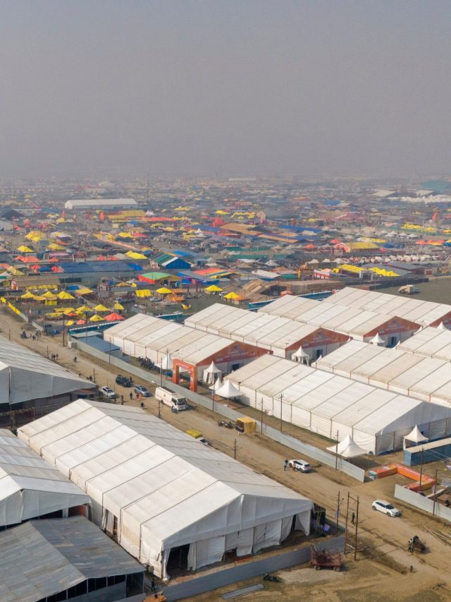 মহাকুম্ভে থাকার জন্য বিলাসবহুল তাঁবু, ভাড়া শুনলে চমকে উঠবেন!