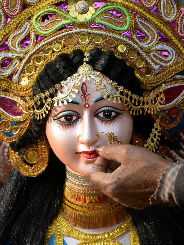 সরস্বতী পুজোর পুষ্পাঞ্জলির মন্ত্র মনে আছে? মিলিয়ে নিন একবার