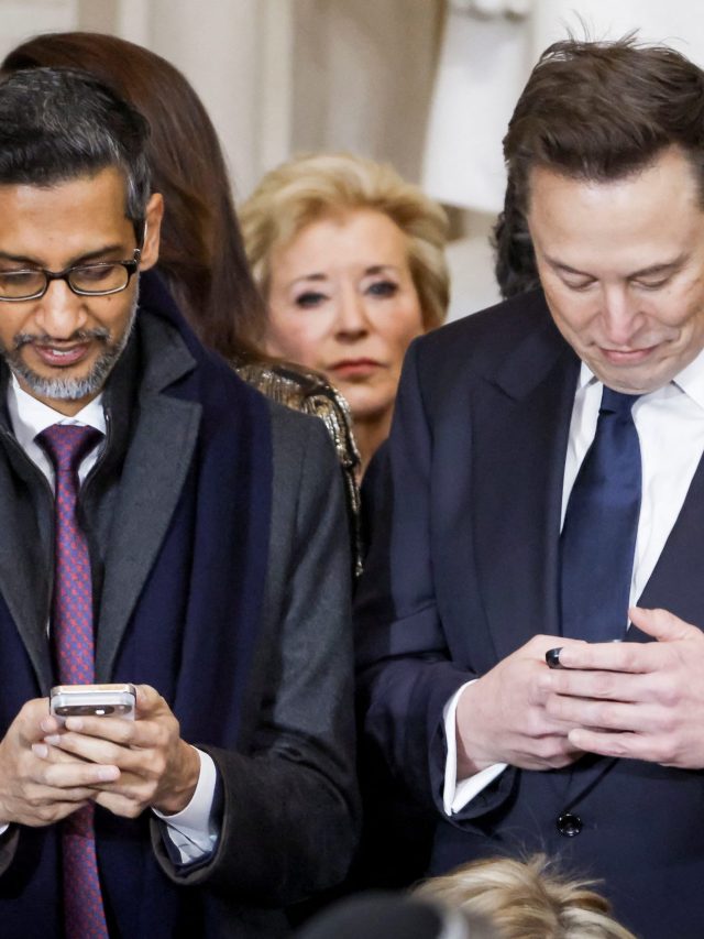 Elon Musk और Sundar Pichai साथ में फोन चलाते दिखे, जानिए स्मार्टफोन्स के मॉडल और कीमत