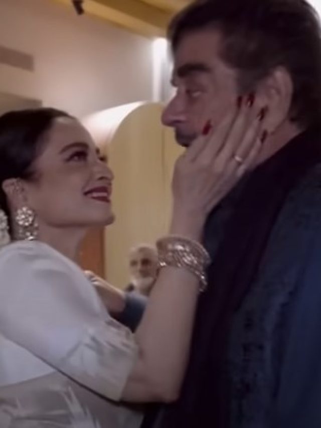 रेखा ने छुए शत्रुघ्न सिन्हा के पैर, 'दामाद' जहीर को किया लाड, सोनाक्षी ने दिखाई जश्न की झलक