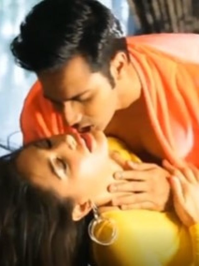 'कट...कट' चिल्लाता रहा डायरेक्टर फिर भी हीरोइन संग इंटीमेट सीन देता रहा एक्टर, Video