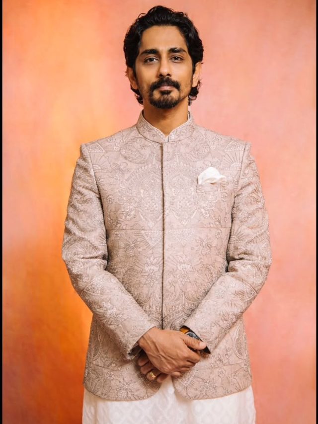 'हीरोइन को थप्पड़ मारता, च‍िकोटी काटता तो बड़ा स्टार होता' बोले सिद्धार्थ