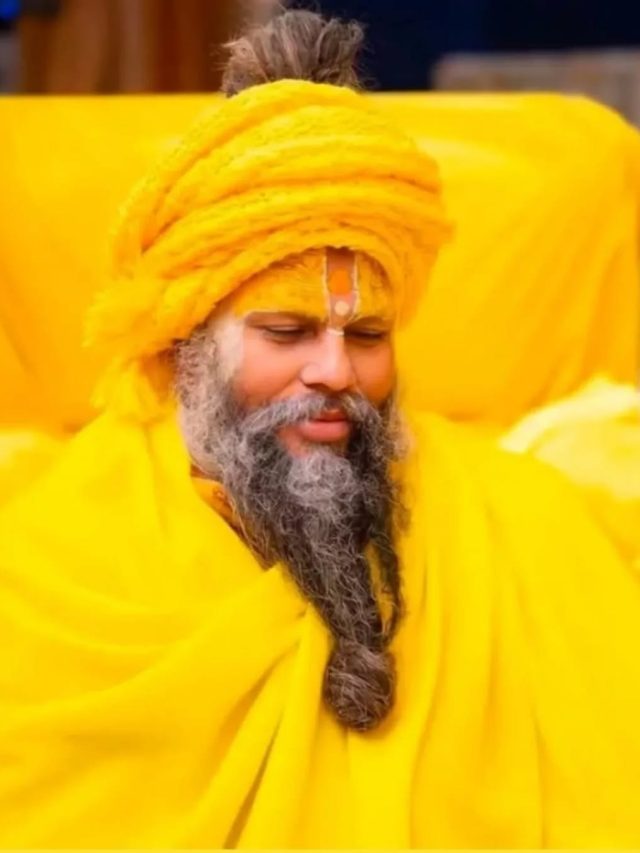 'जब थैलों पर भगवान के चित्र देखता हूं तो बुरा लगता है...' प्रेमानंद महाराज ने दिया जवाब