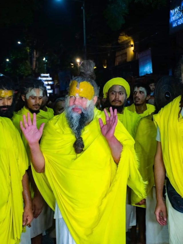 Russia से आए संतों ने ऐसा क्या कहा, जिसपर प्रेमानंद महाराज भी जोर से हंस पड़े