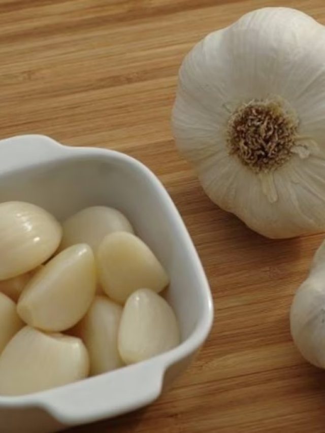 ১ কোয়া রসুন রেখে দিন বালিশের নীচে, ব্যস, খেলা শুরু