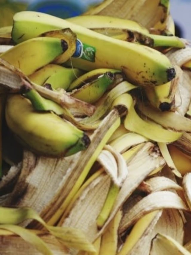 শুধু ঘষে নিন কলার খোসা, তাতেই উপচে পড়বে যৌবন