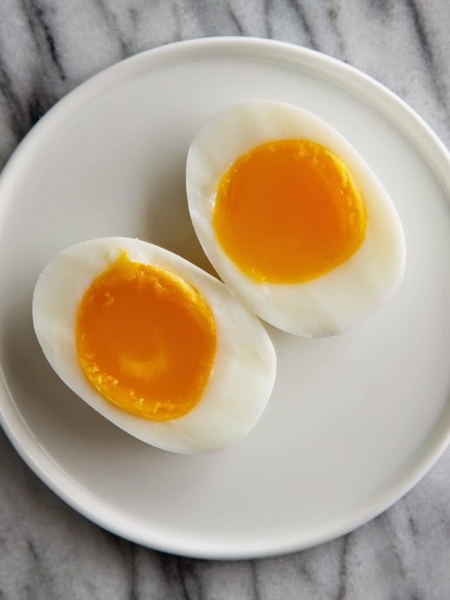 পিকনিকে কাজে লাগবে, জল ছাড়াই এভাবে ডিম সেদ্ধ হবে ১ মিনিটে