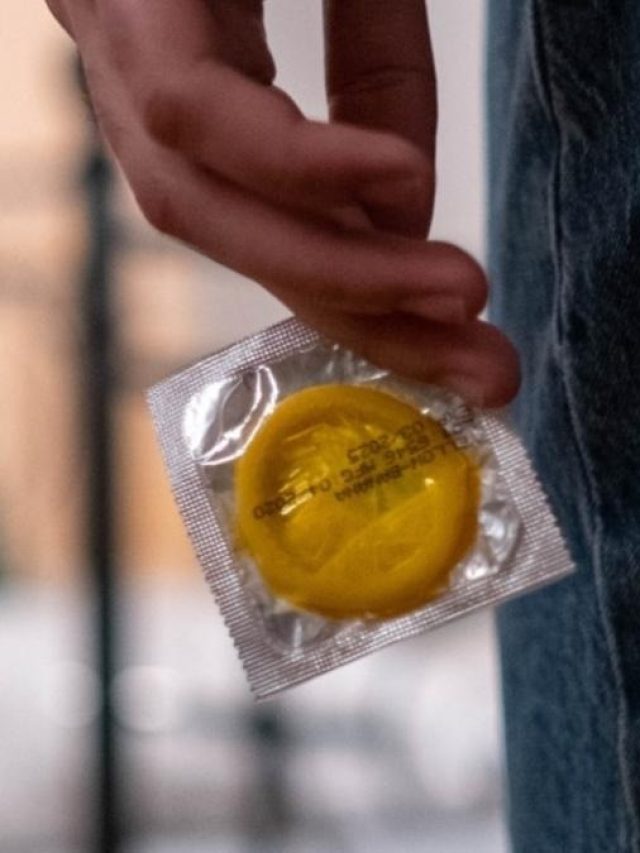 কন্ডোম ঠিক কী দিয়ে তৈরি করা হয়, রইল আসল সিক্রেট