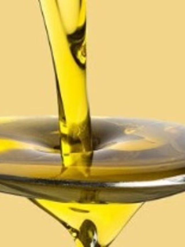 বুড়ো হলেও চরম সুখ-মজা, শুধু লাগান ১ ফোঁটা নারকেল তেল