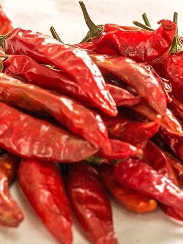 ৭টি শুকনো লঙ্কা ঘোরান মাথার চারপাশে, ভাগ্যের চাকা বনবন করে ঘুরবেই, অর্থলাভ