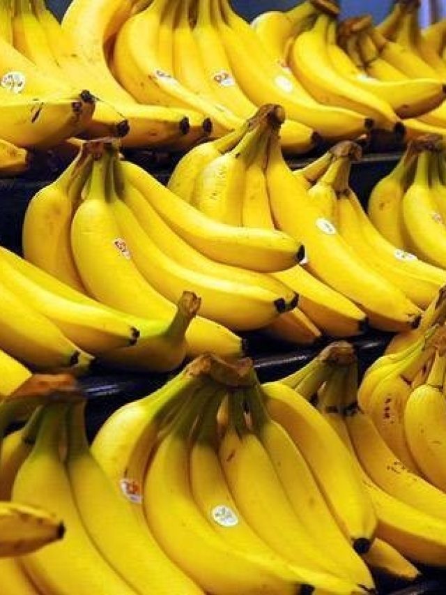 রোজ রাতে ঘুমোতে যাওয়ার আগে কলা খান শুধু,  শুরু খেলা