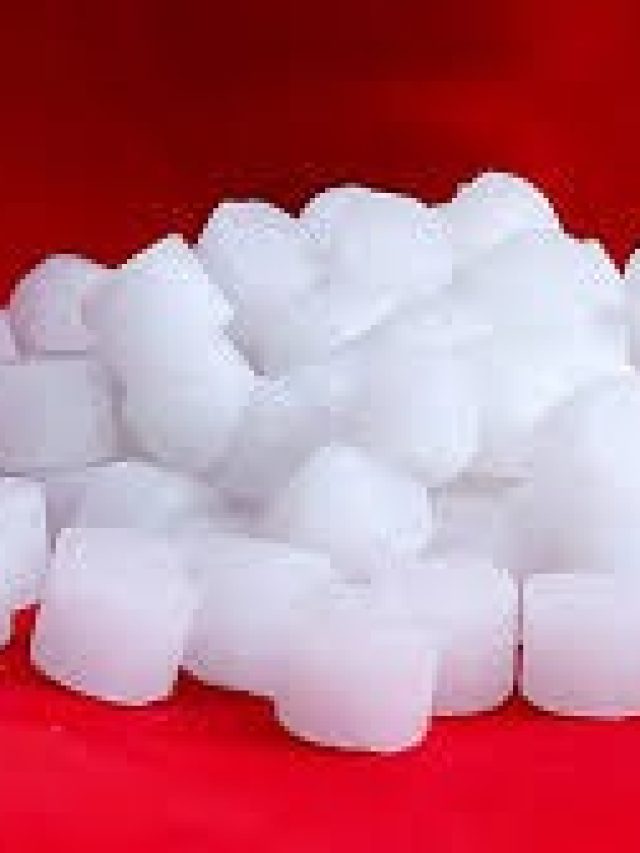 বুকপকেটে রেখে দিন ১ টুকরো কর্পূর, তাতেই টনটনে যৌবন