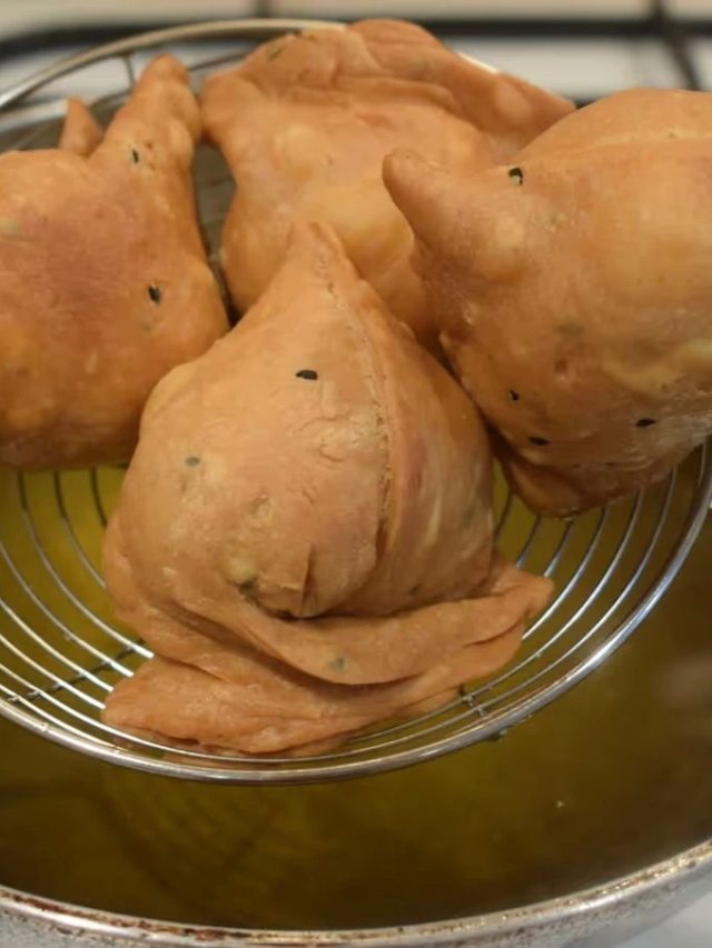 স্বাস্থ্যও ঠিক থাকবে, অম্বলও হবে না, এভাবে সিঙাড়া বানান ঘরেই