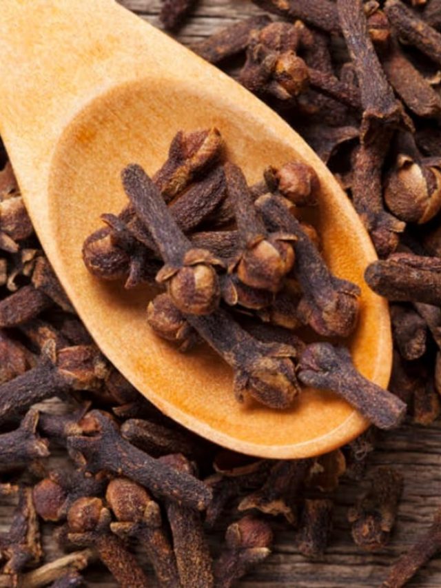 ২-৩টি লবঙ্গ লাগবে, তাতেই পাকা চুল কুচকুচে ঘন কালো,  রইল সহজ পদ্ধতি