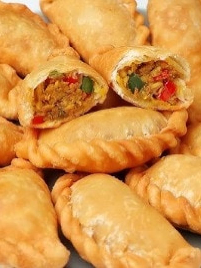 মুরগির মাংস দিয়ে বানান চিকেন পিঠে, পুরে দিন এই গুঁড়ো মশলা, ব্যাপক খেতে