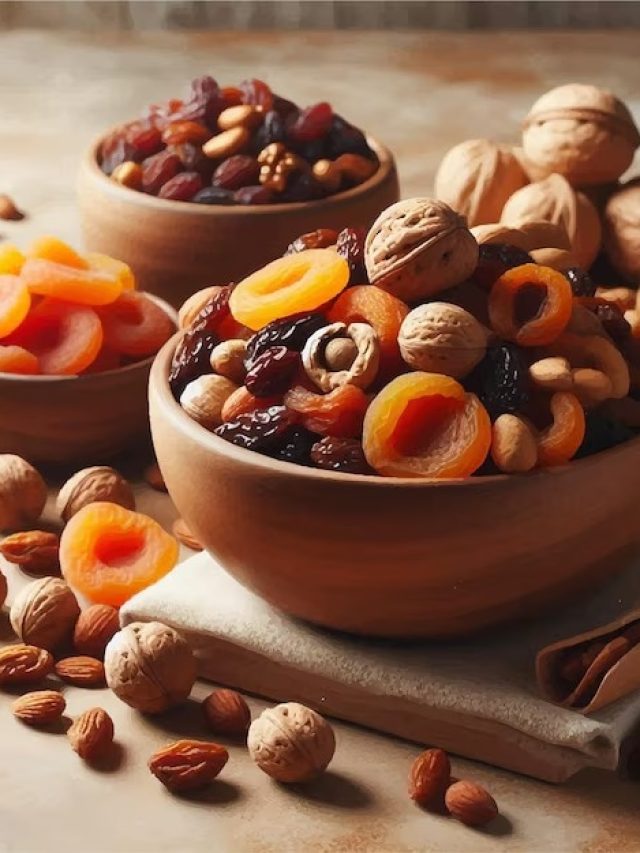 শুকনো ফল ভিজিয়ে না শুকনো, কীভাবে খেলে শরীরে হবে চমৎকার?