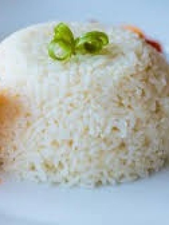 বাসি ভাত খেলে এসব উপকার হয়, কীভাবে খাবেন জানুন