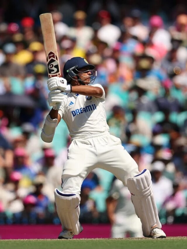 4,4,4,4... यशस्वी ने स्टार्क का न‍िकाला धुआं, टूटा रोहित का ये भौकाली र‍िकॉर्ड