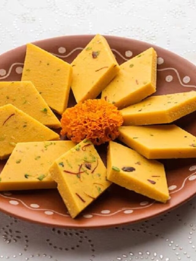 घर पर ऐसे बनाएं बादाम की बर्फी, हड्डियों में आएगी जबर्दस्त ताकत