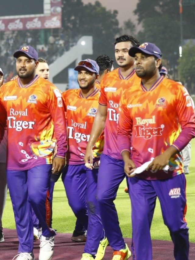 पड़ोसी देश में क्रिकेटर्स को नहीं मिल रही सैलरी, प्रैक्टिस छोड़ धरने पर बैठे