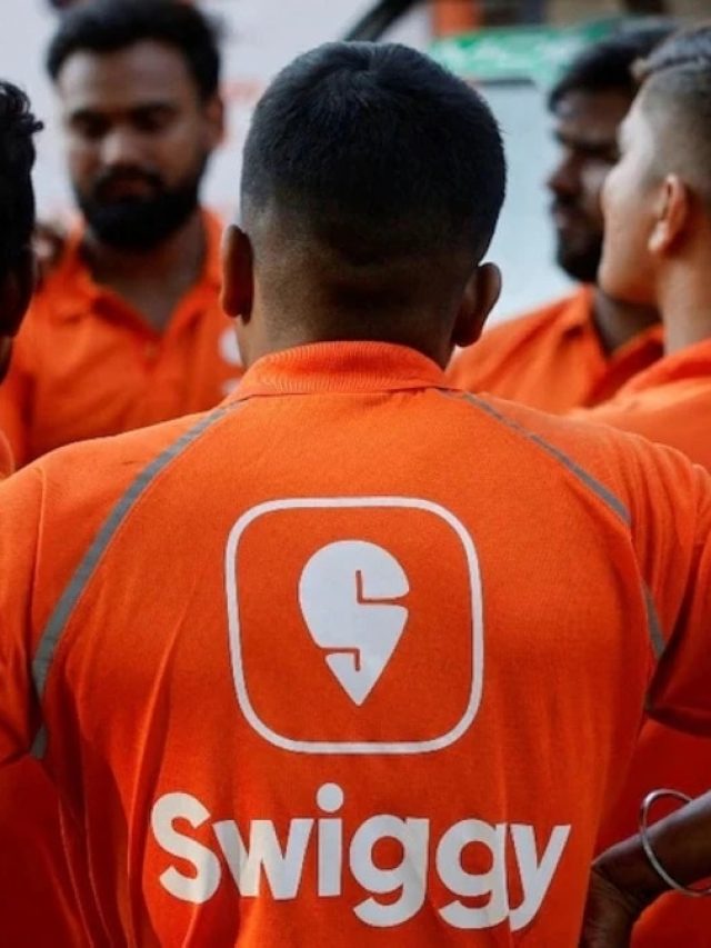 Swiggy पर भड़के कस्टमर्स... नए साल पर चार्ज किए एक्स्ट्रा पैसे तो यूजर्स  ने लगाई क्लास