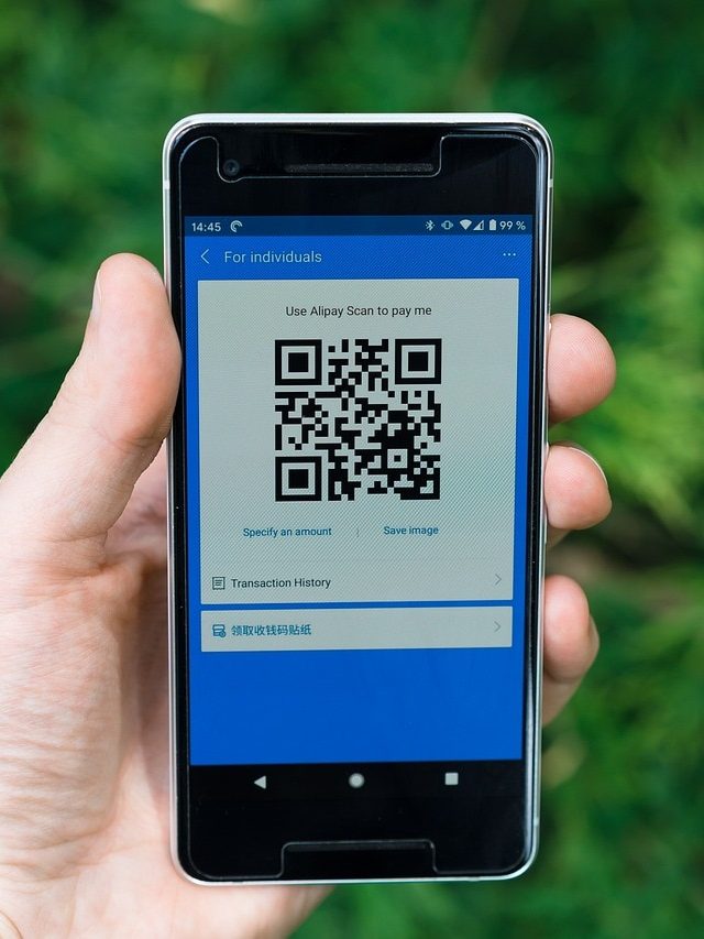 रोज स्कैन करते हैं QR कोड लेकिन क्या इसकी फुलफॉर्म पता है?