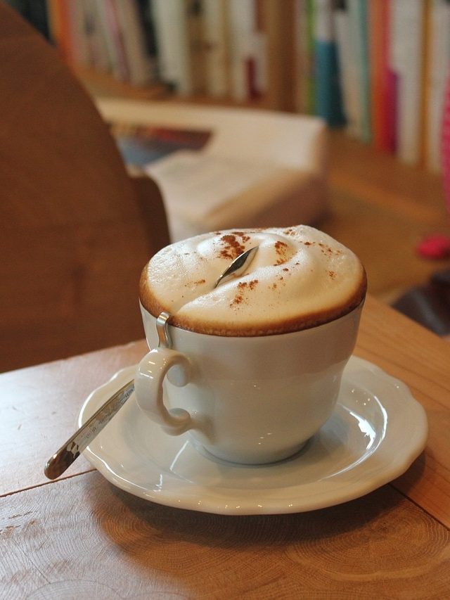 নামী ক্যাফের স্টাইলে ফেনাওয়ালা কফি বানানোর ফায়দা