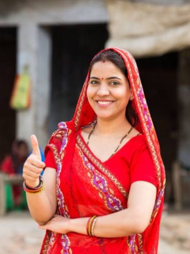 আটপৌরে শাড়িতে 'আটপৌরে' শব্দের মানে কী? অনেকেই জানে না