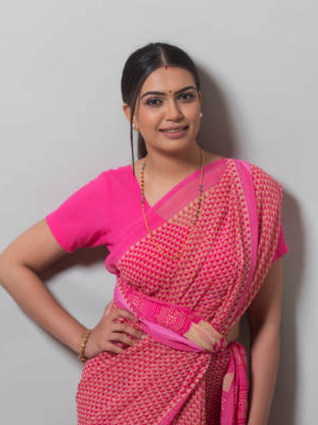 এসব সুবিধার জন্যই বিবাহিত মহিলাদের ঘনিষ্ঠ হয় ইয়ং ছেলেরা